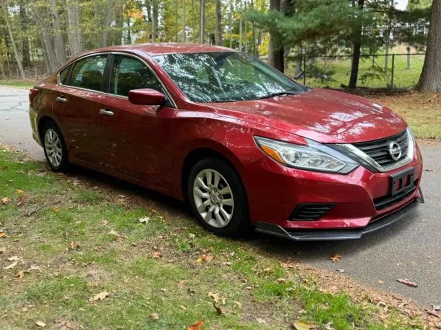 2016 Nissan Altima 2.5 SV photo 1