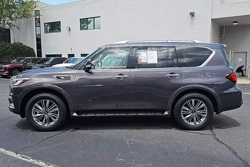 2024 Infiniti QX80 Luxe photo 1