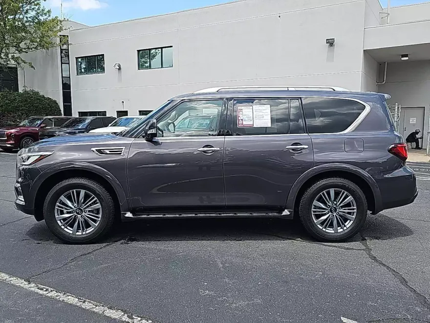 2024 Infiniti QX80 Luxe photo 1