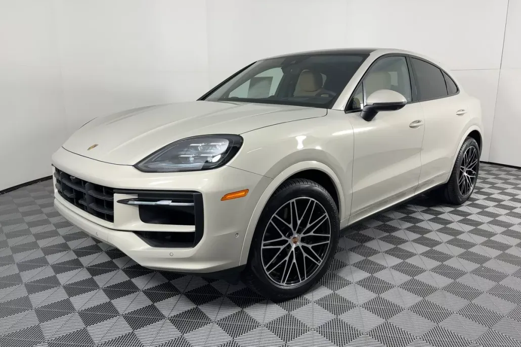 2026 Porsche Cayenne Coupe photo 1
