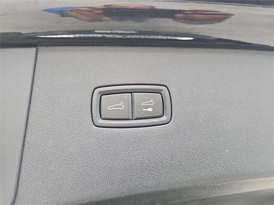 2024 Porsche Cayenne Base photo 10