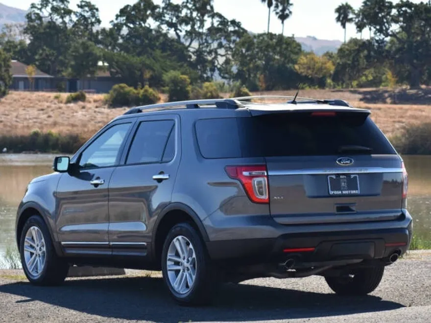 2013 Ford Explorer XLT photo 1
