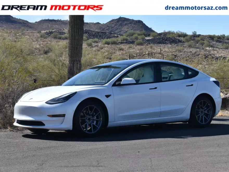 2022 Tesla Model 3 Long Range photo 1