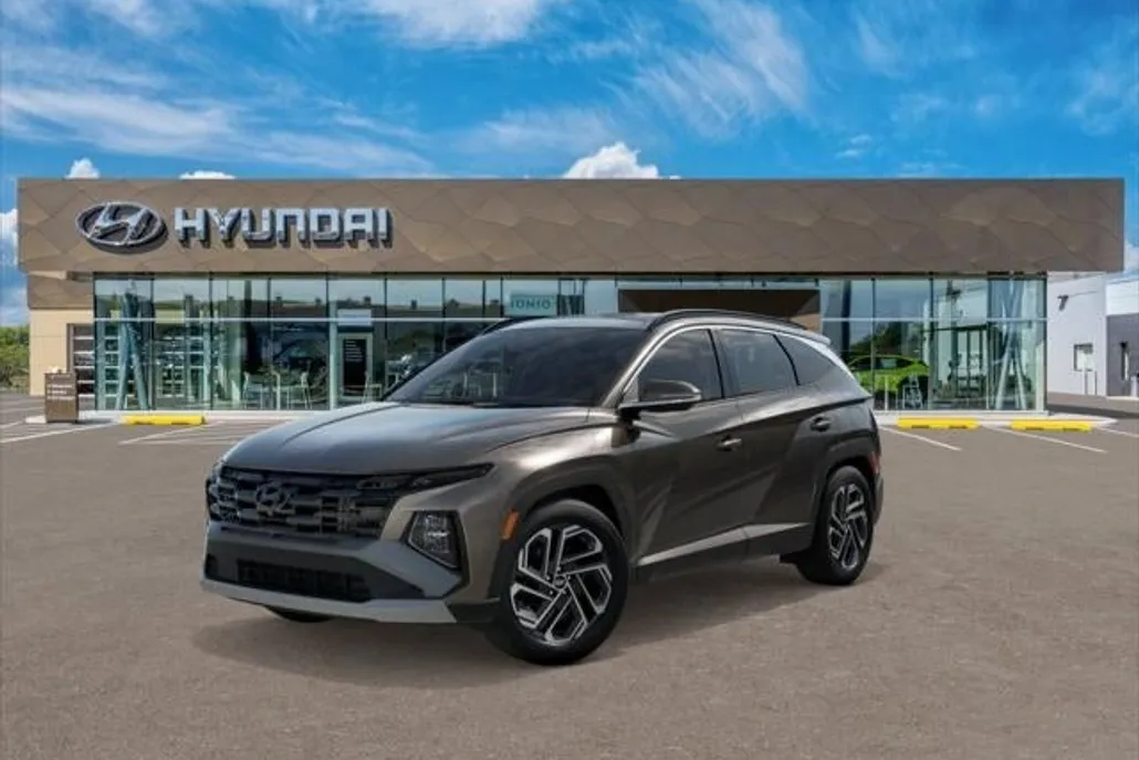 2025 Hyundai Tucson Hybrid Limited photo 1