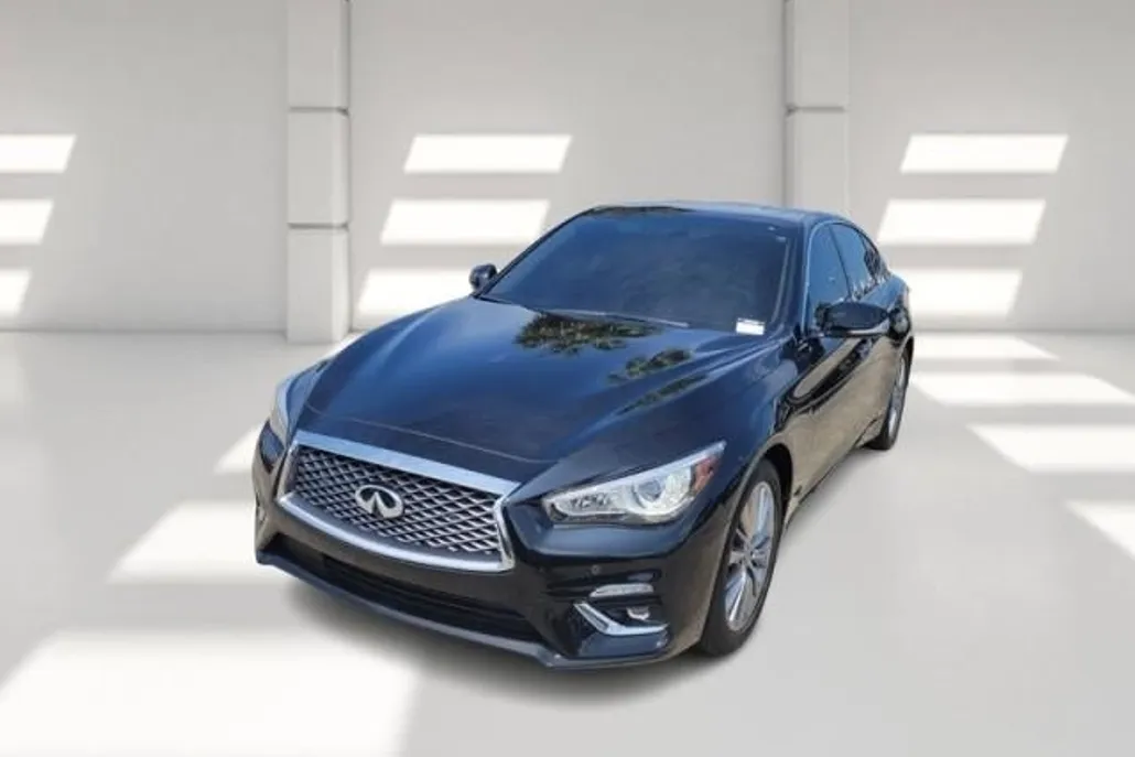 2023 Infiniti Q50 LUXE photo 1
