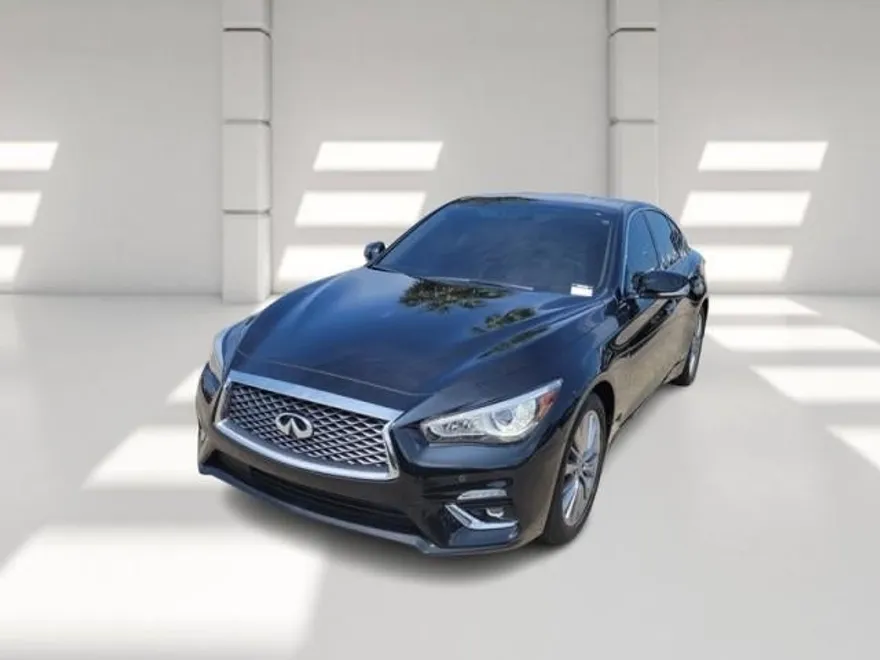 2023 Infiniti Q50 LUXE photo 1