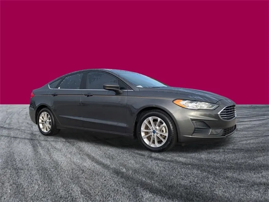 2020 Ford Fusion SE photo 1
