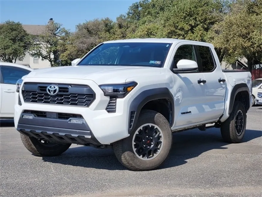 2024 Toyota Tacoma TRD Off-Road photo 1