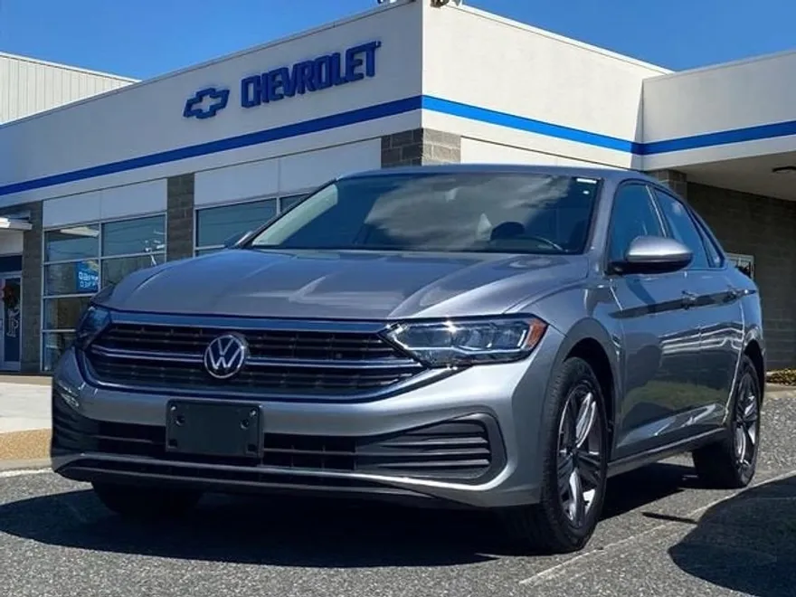 2024 Volkswagen Jetta SE photo 1