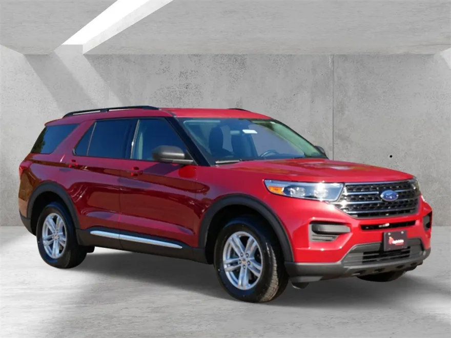 2020 Ford Explorer XLT photo 1