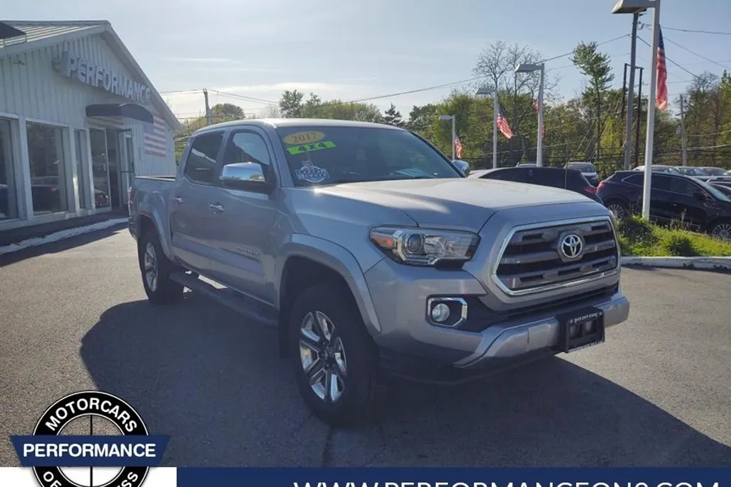 2017 Toyota Tacoma Limited Double Cab V6 4x4 photo 1