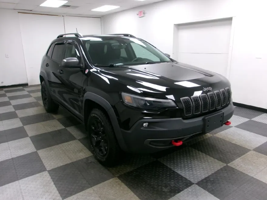 2019 Jeep Cherokee Trailhawk photo 1