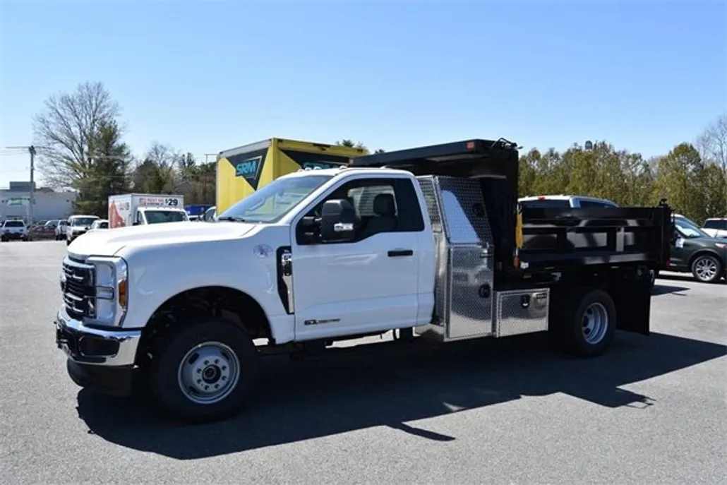 2024 Ford F-350 XL photo 1