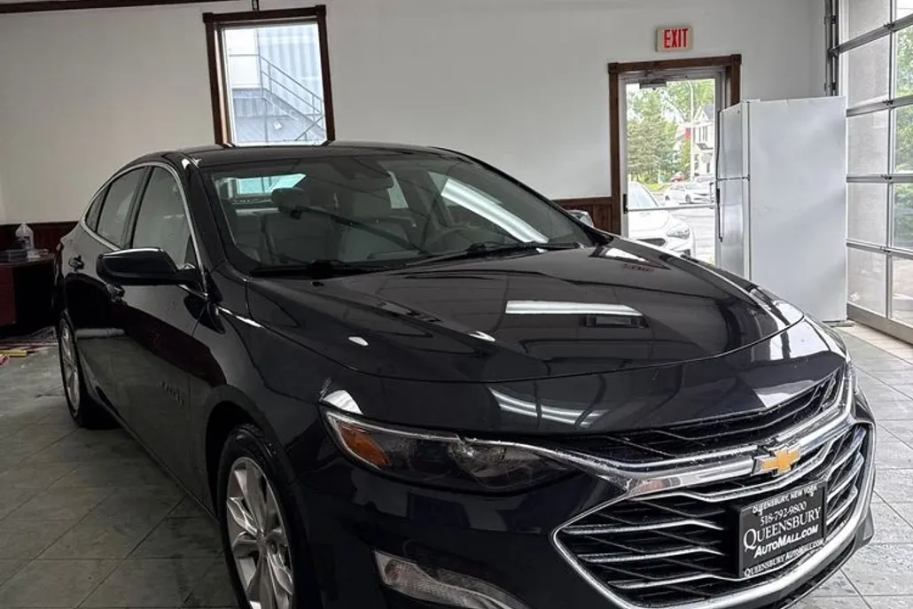 2023 Chevrolet Malibu 1LT photo 1