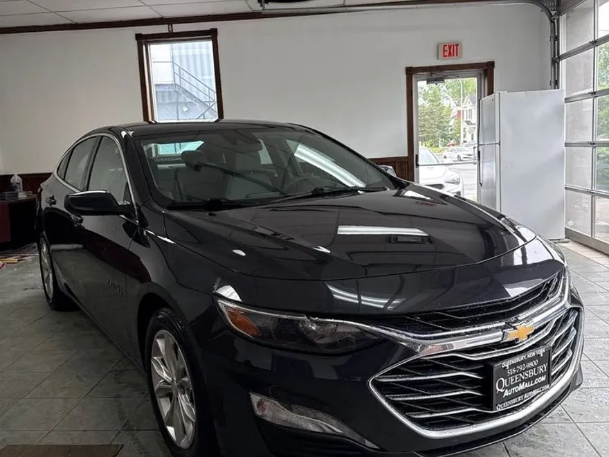 2023 Chevrolet Malibu 1LT photo 1