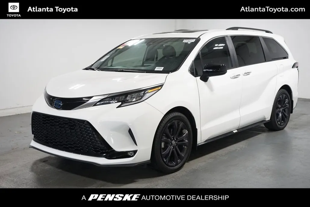 2024 Toyota Sienna XSE photo 1