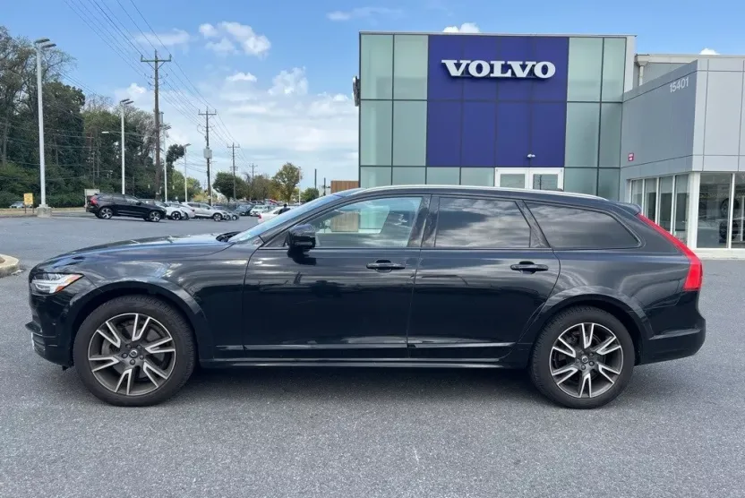 2018 Volvo V90 Cross Country T6 AWD photo 1
