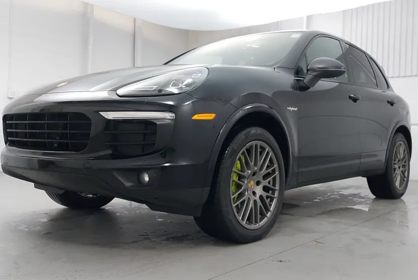 2018 Porsche Cayenne E-Hybrid S photo 1