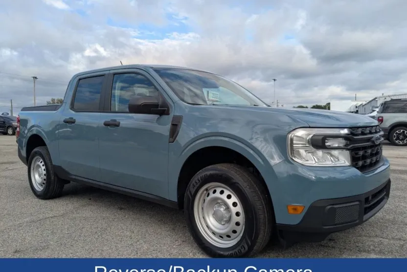 2022 Ford Maverick XL photo 1