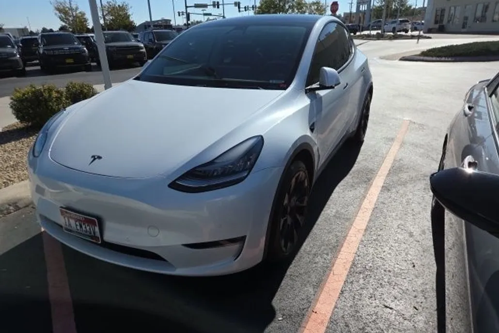 2021 Tesla Model Y Standard Range photo 1