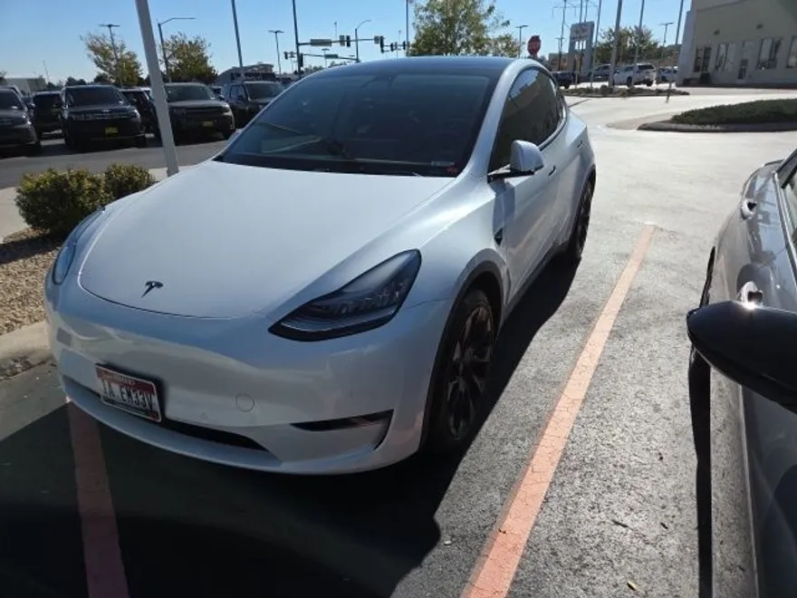 2021 Tesla Model Y Standard Range photo 1