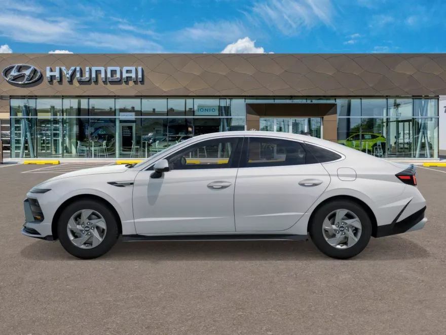 2026 Hyundai Sonata SE photo 1