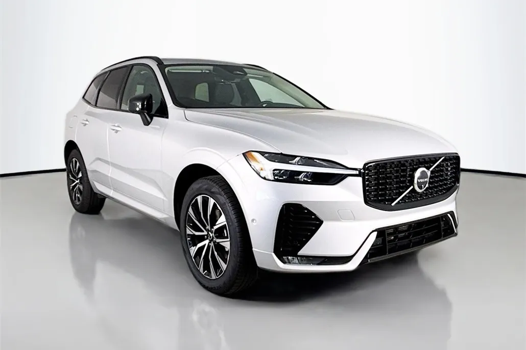 2025 Volvo XC60 Plus photo 1