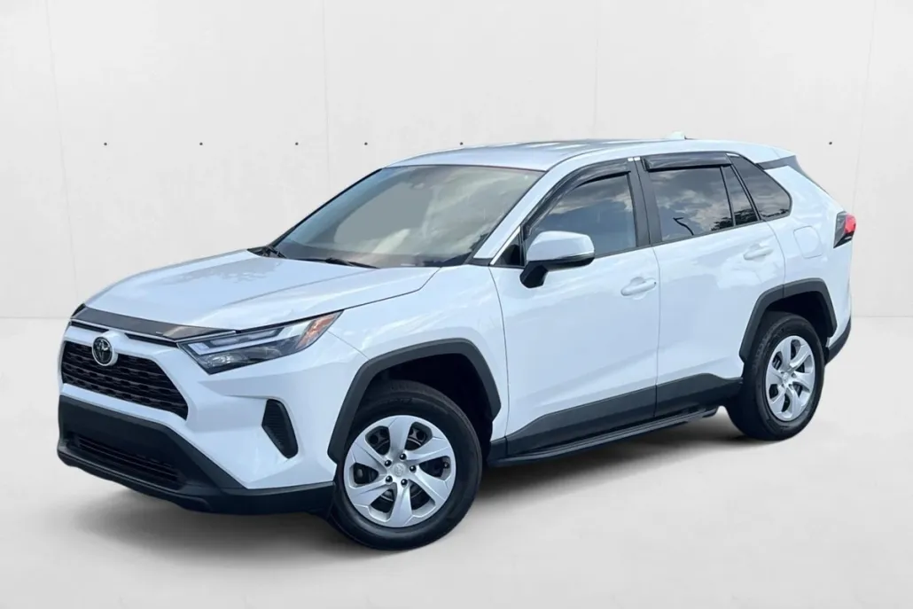 2024 Toyota RAV4 LE photo 1