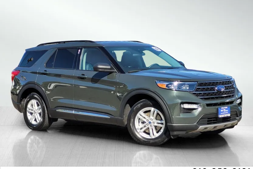2022 Ford Explorer XLT photo 1