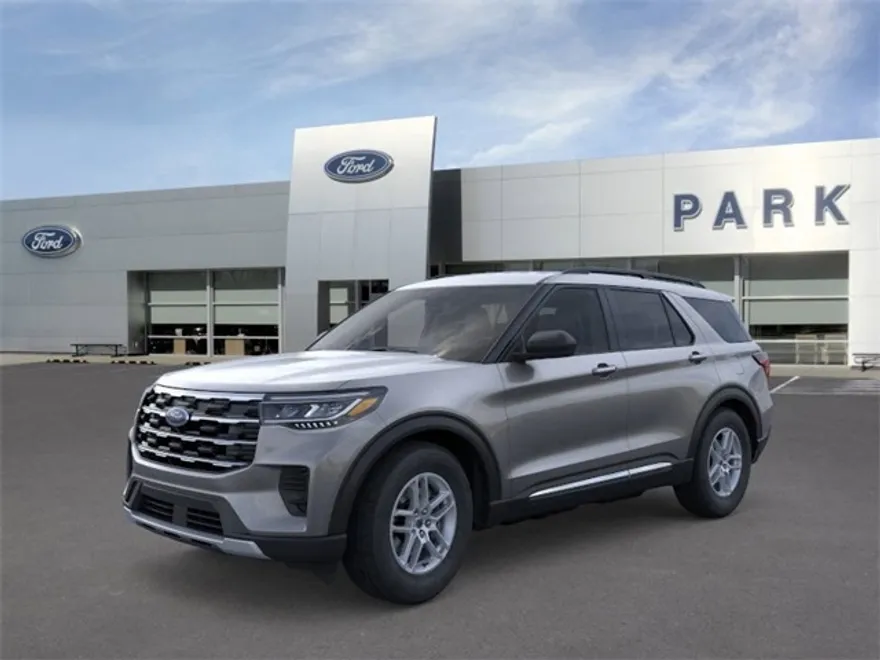 2025 Ford Explorer photo 1