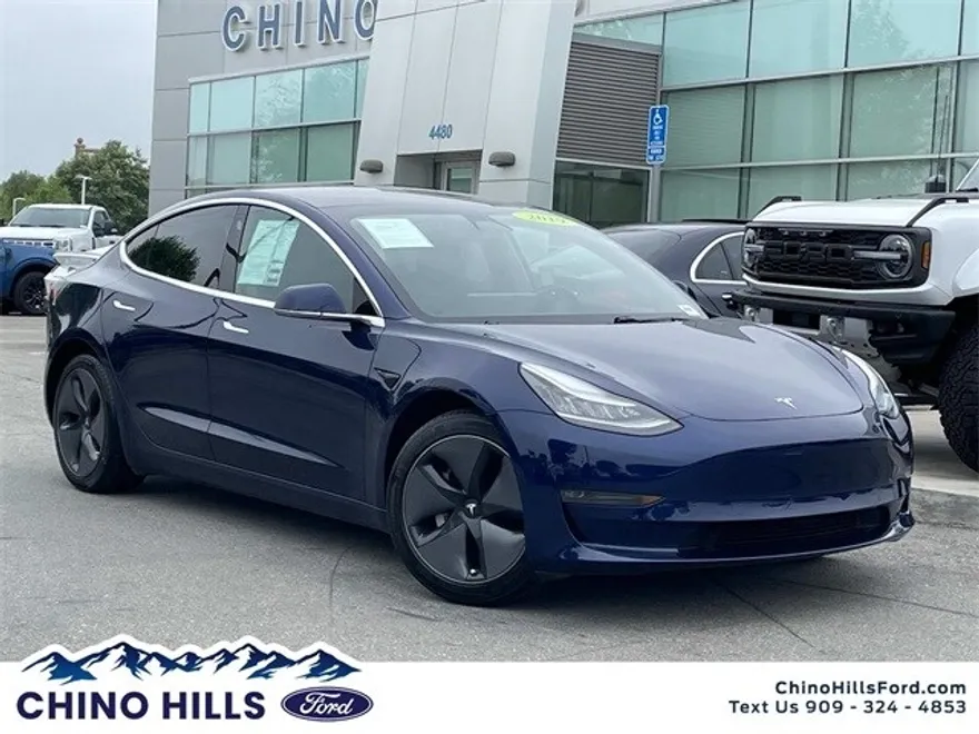 2019 Tesla Model 3 Standard Range Plus photo 1