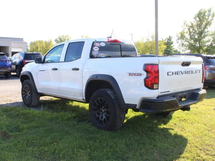 2024 Chevrolet Colorado Trail Boss photo 1