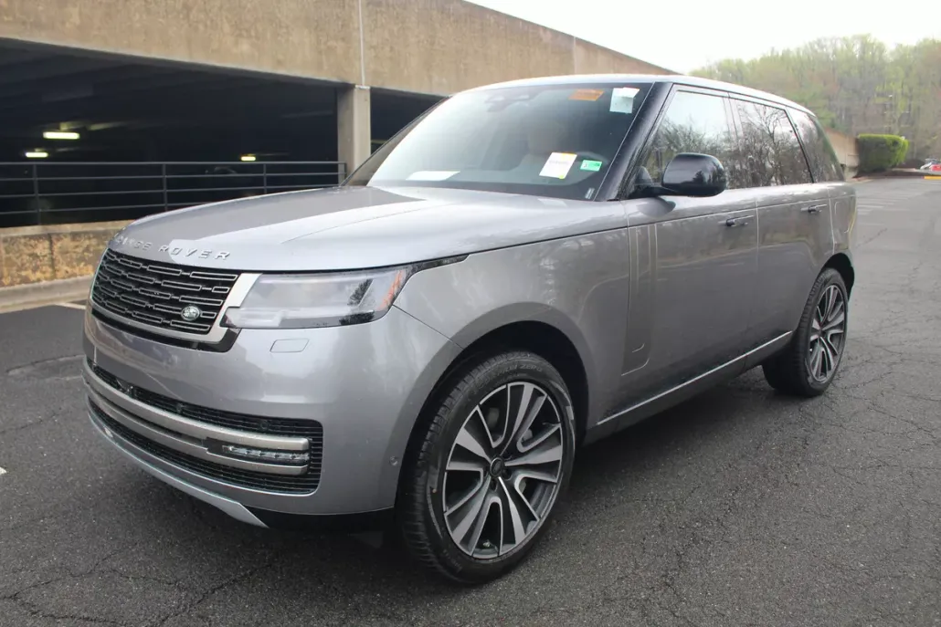 2025 Land Rover Range Rover SE photo 1