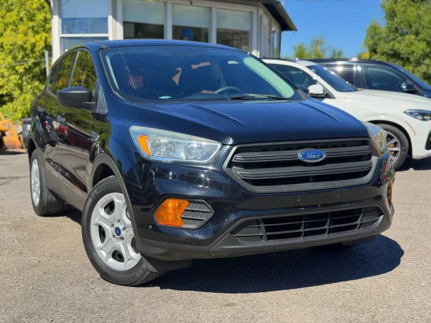 2017 Ford Escape S photo 1