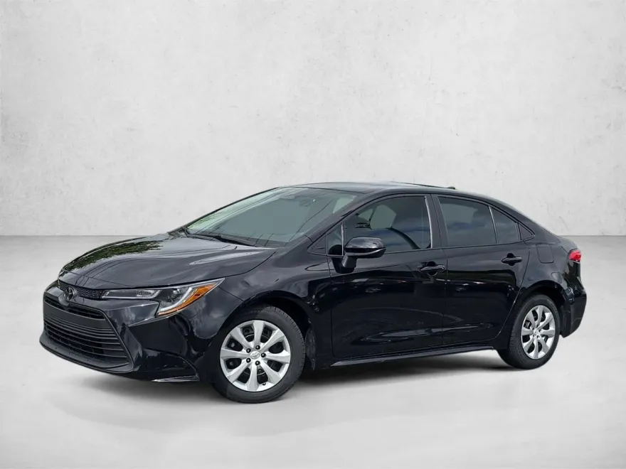 2024 Toyota Corolla LE photo 1