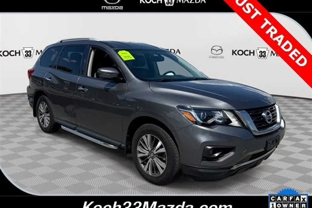 2019 Nissan Pathfinder SL photo 1
