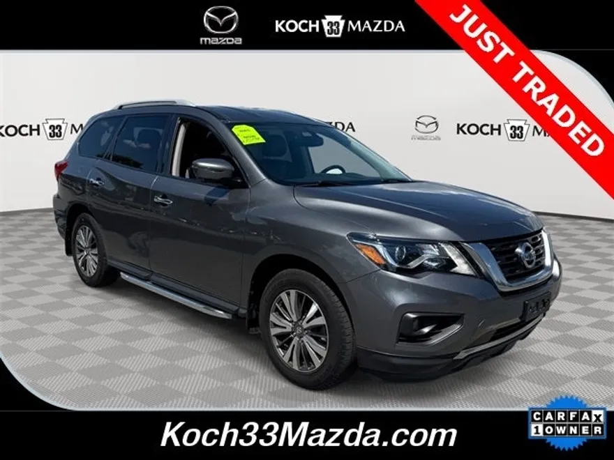 2019 Nissan Pathfinder SL photo 1