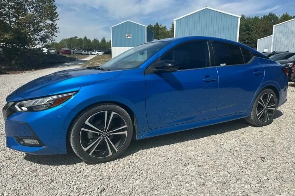 2022 Nissan Sentra SR photo 1