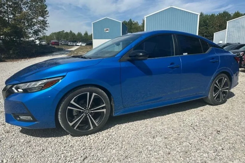 2022 Nissan Sentra SR photo 1