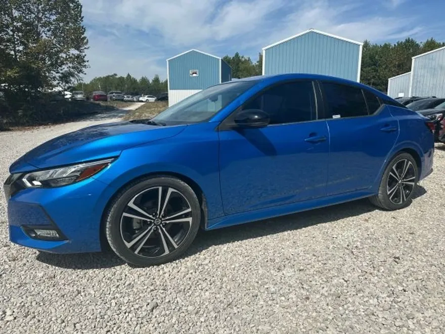 2022 Nissan Sentra SR photo 1