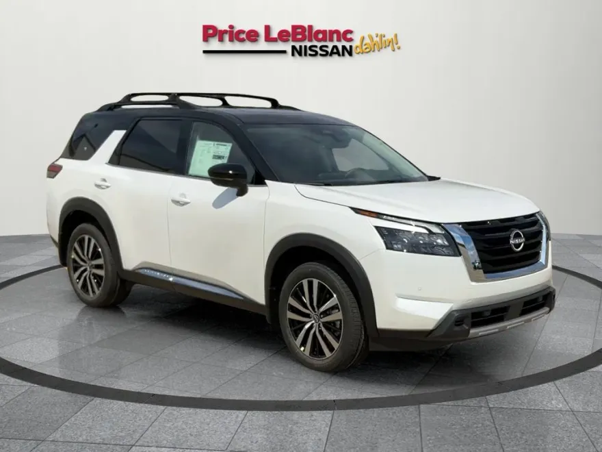 2025 Nissan Pathfinder Platinum photo 1