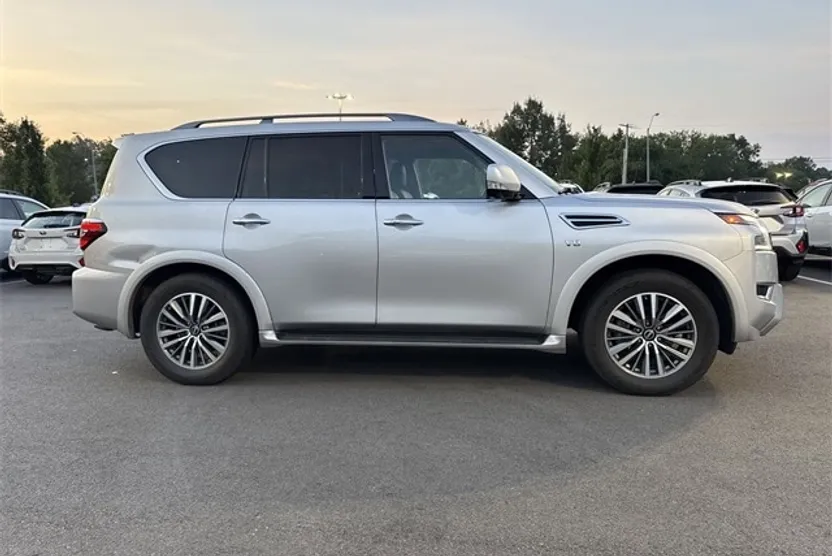 2021 Nissan Armada SL photo 1