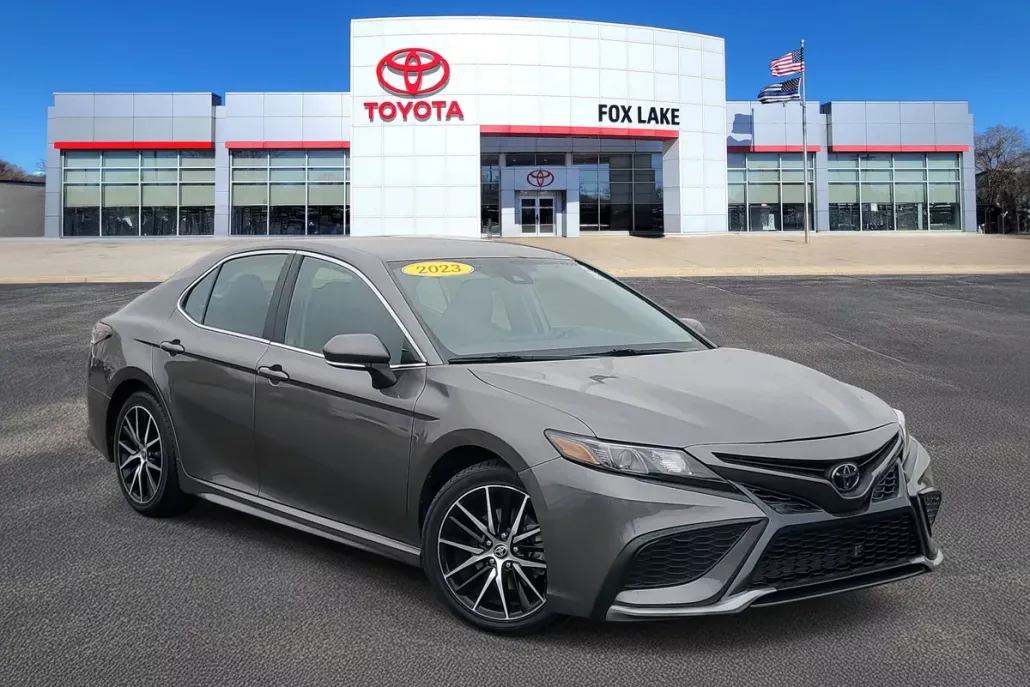 2023 Toyota Camry SE photo 1
