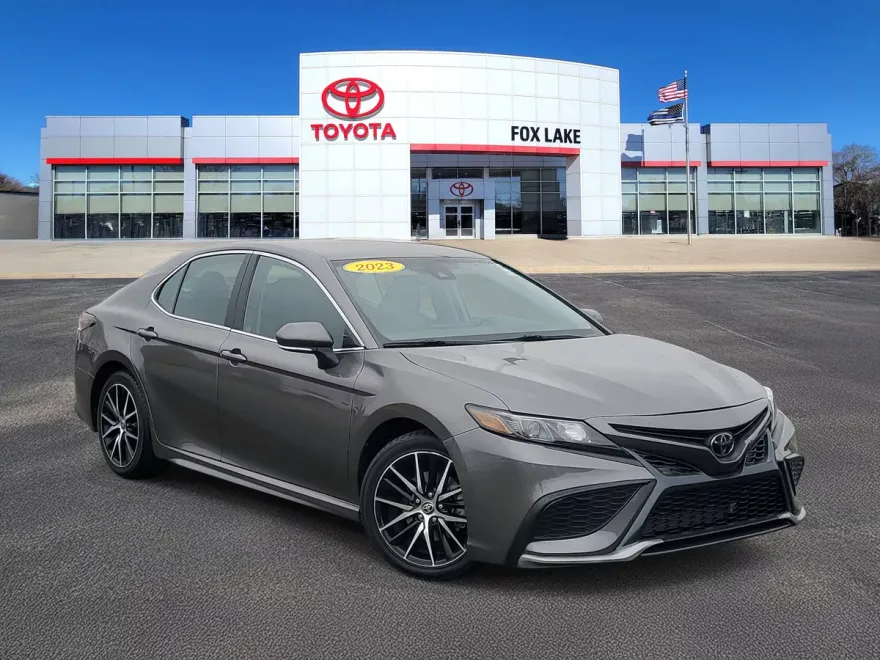 2023 Toyota Camry SE photo 1