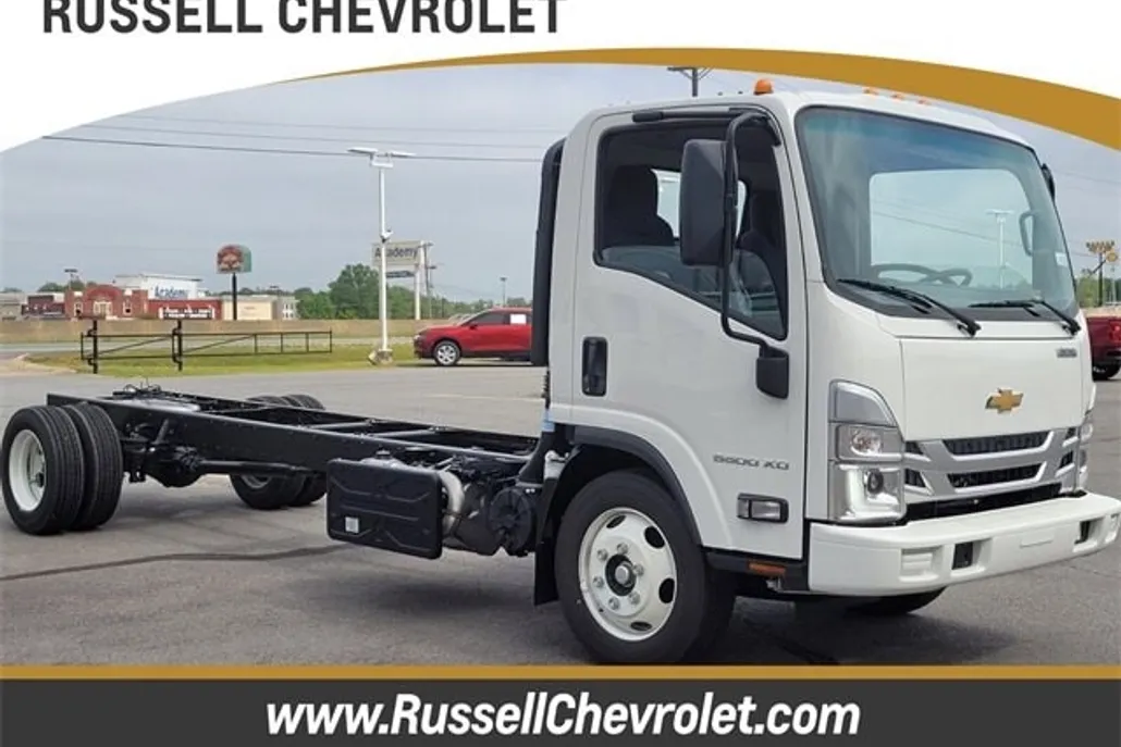 2024 Chevrolet Silverado photo 1