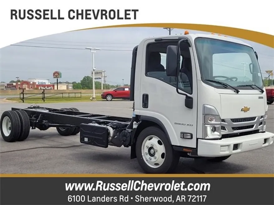 2024 Chevrolet Silverado photo 1