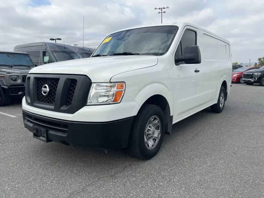2019 Nissan NV2500 HD SV photo 1