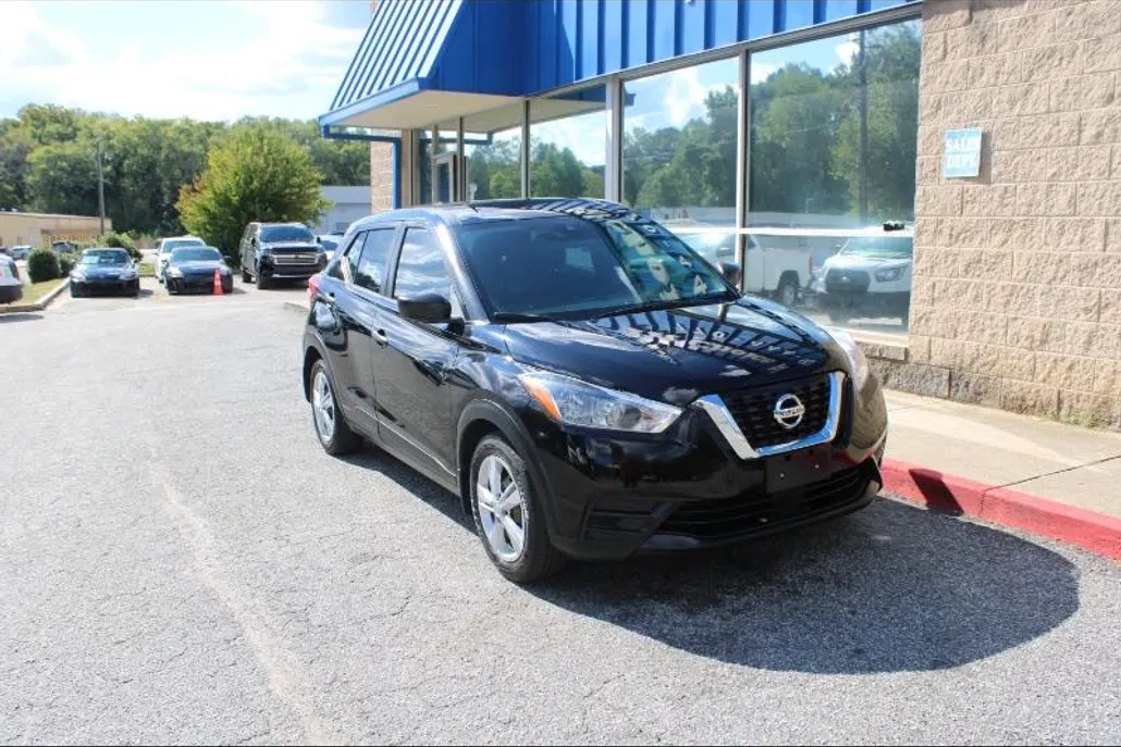 2020 Nissan Kicks S photo 1