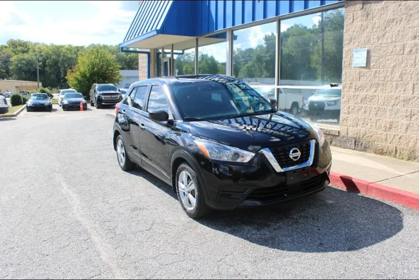 2020 Nissan Kicks S photo 1