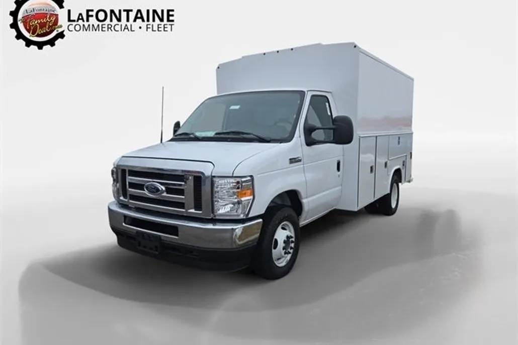 2025 Ford E-350 photo 1